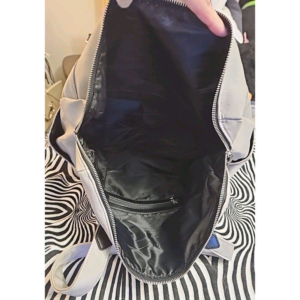Paparazzi 'Life of the Party' Silver Gray Faux Leather Shoulder/Tote Bag - Picture 6 of 7